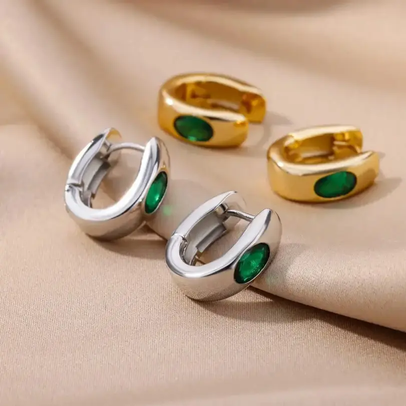 Pendientes de aro de circonia Retro para mujer, aretes perforados de acero inoxidable, pendientes de diseño de nicho simples de lujo ligeros 5