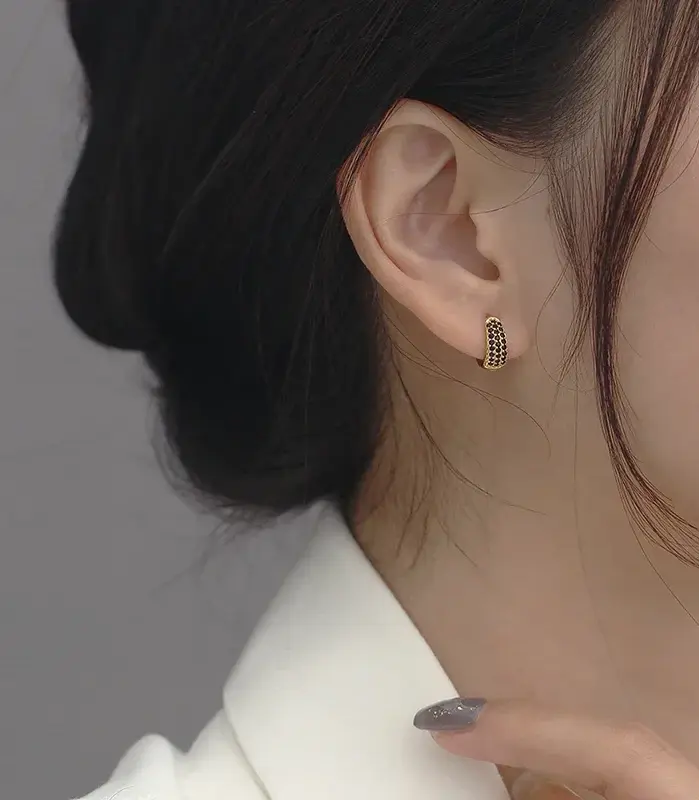 Pendientes de plata de ley 925 con aguja de circonita negra, pendientes de plata y oro para mujer, pendiente de aro con colgante geométrico a la moda, joyería de lujo 2
