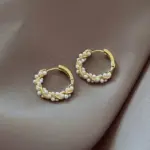 Pendientes circulares de perlas de imitación francesas, pendientes de aro redondos pequeños para mujer, pendientes con textura de nuevo diseño, joyería, regalo elegante 3