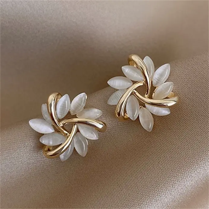 Exquisitos pendientes de ópalo con forma de flor para mujer, aretes coreanos de cristal brillante con perlas de imitación y hojas florales, joyería para fiesta y boda 1