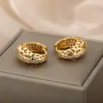 Pendientes de aro de flor hueca de circón para mujer y niña, tejido de acero inoxidable, exquisito pendiente redondo, regalo de joyería de boda 3