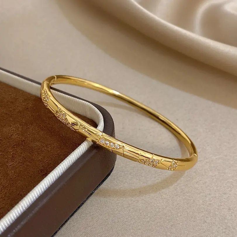 pulsera fina con estampado irregular para mujer, brazalete fino con incrustaciones de diamantes, chapado en cobre, dorado, diseño Original fino, regalo de fiesta 4