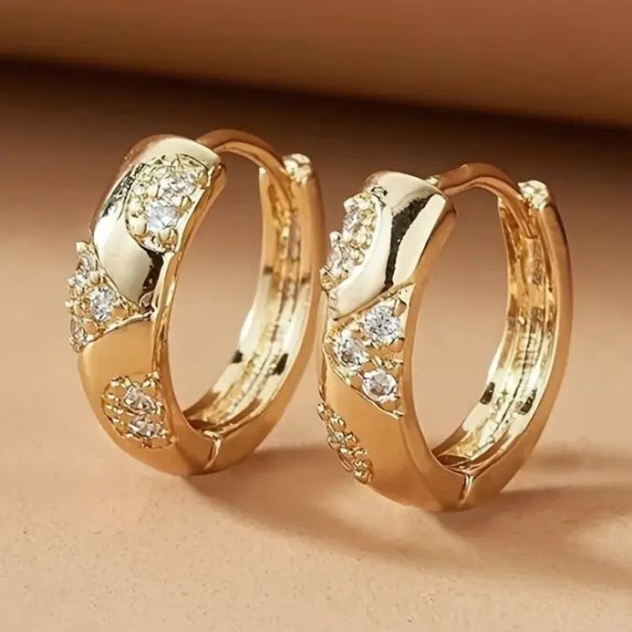 Pendientes de aro elegantes de Color dorado para mujer, accesorios para las orejas de circonia cúbica brillantes y exquisitos, joyería de fiesta usable diaria discreta 1