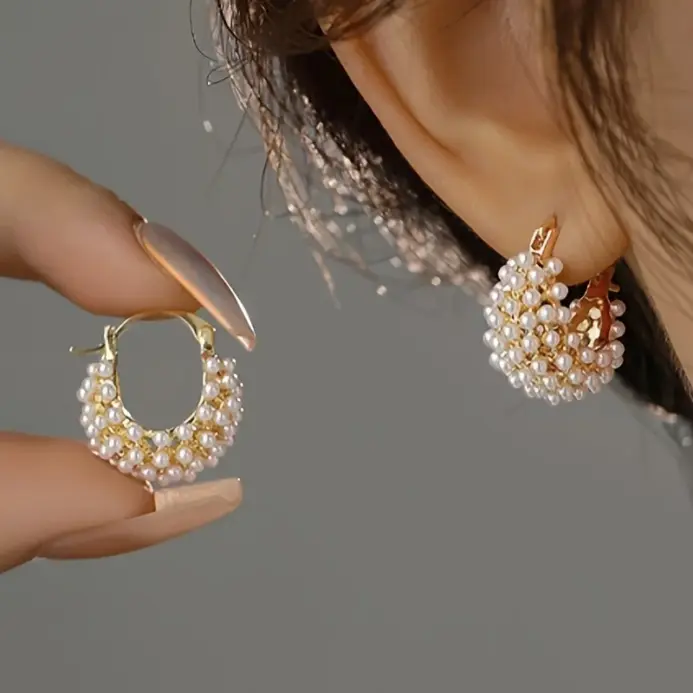 Deslumbantes pendientes de perlas artificiales, diseño de lujo premium, elegancia atemporal para un acento de oreja de moda, es adecuado para uso diario 1