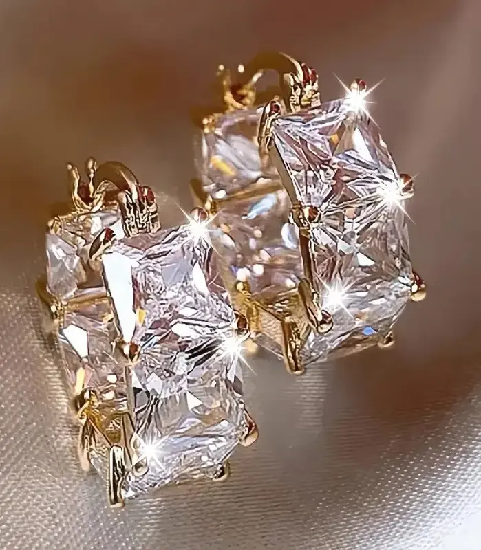 Pendientes de aro chapados en oro con circonita cúbica para mujer, lujosos regalos de joyería para fiesta Huggies 1