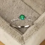 Anillo de mujer de circonia cúbica de estilo lujoso ligero en Europa y América anillo de temperamento de moda Simple 4