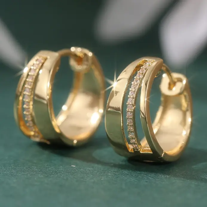 Pendiente de aro geométrico chapado en oro de circonia sintética a la moda para mujer, accesorios de joyería de boda para banquete exquisito clásico 2