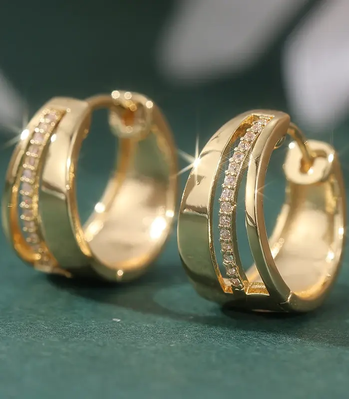 Pendiente de aro geométrico chapado en oro de circonia sintética a la moda para mujer, accesorios de joyería de boda para banquete exquisito clásico 2