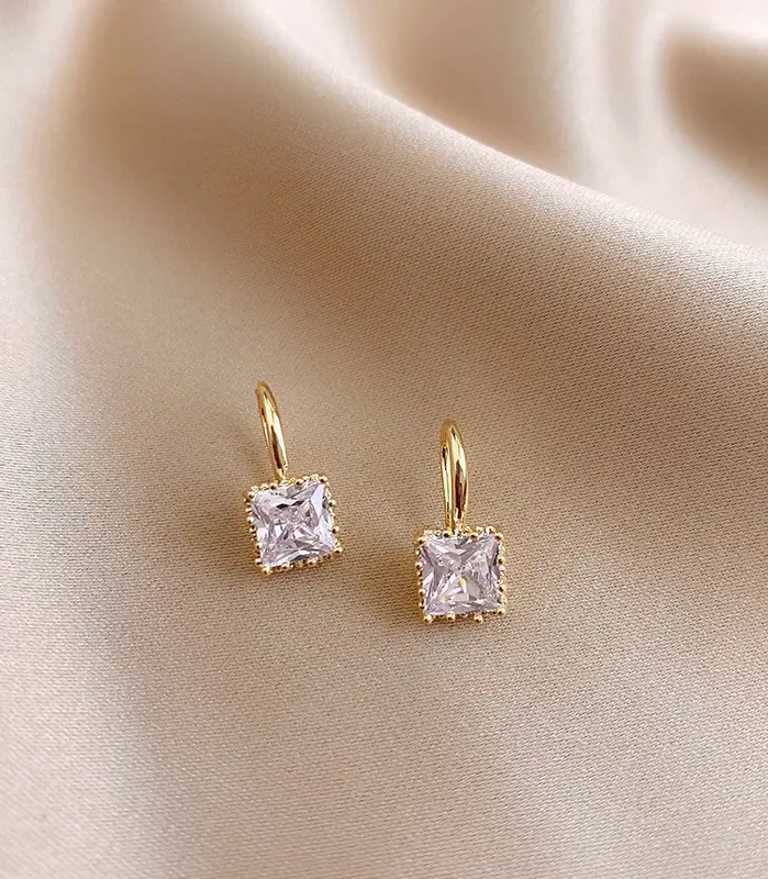 Obega-pendientes cuadrados de piedra de cristal para mujer, Material de cobre chapado en oro, piedra de cristal negro transparente, pendiente de anzuelo, joyería novedosa 2