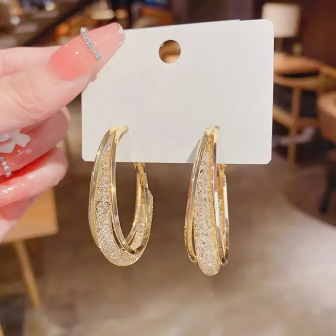 Pendientes Colgantes de Malla Ovalada IFYOUOO para Mujer con Circonita de Cristal - Diseño de Aro Abrazador Exagerado, Elegancia de Lujo y Minimalista 1