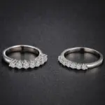 Anillos de boda de moissanita de 5 piedras, banda de media eternidad de corte brillante redondo, anillo de boda de diamante de laboratorio de plata 925 de 3mm para mujeres y hombres 33 Anillos de boda de moissanita de 5 piedras, banda de media eternidad de corte brillante redondo, anillo de boda de diamante de laboratorio de plata 925 de 3mm para mujeres y hombres 33