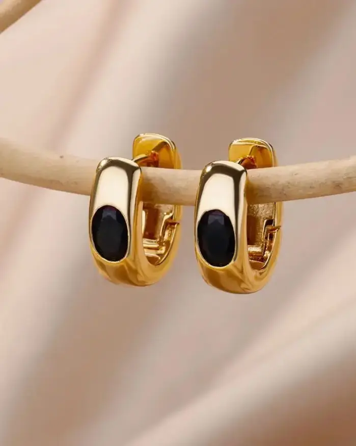 Pendientes de aro de circonia Retro para mujer, aretes perforados de acero inoxidable, pendientes de diseño de nicho simples de lujo ligeros 2