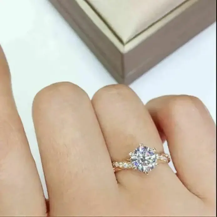 Huitan-anillos clásicos de circonia cúbica de 6 garras para mujer, bandas de compromiso de boda de Color dorado de lujo, joyería para mujer de eternidad, venta al por mayor 2