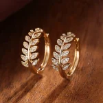 pendientes de aro pequeños con forma de hoja de oliva para mujer, aretes sencillos y elegantes, pavimentados de cristal brillante CZ, exquisitos pendientes para chica, joyería de moda 1