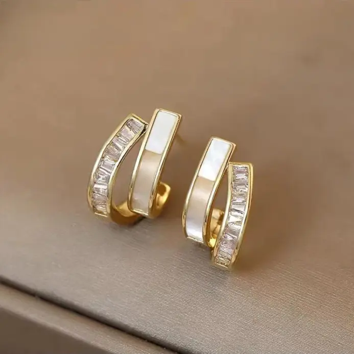 Pendientes de tuerca de Metal con arco de circón para mujer, joyería de moda coreana, accesorios elegantes para fiesta, estudiantes y niñas, nuevo diseño 2024 1
