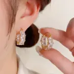Pendientes de aro chapados en oro con circonita cúbica para mujer, lujosos regalos de joyería para fiesta Huggies 4