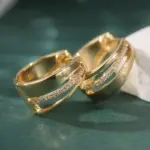 Pendiente de aro geométrico chapado en oro de circonia sintética a la moda para mujer, accesorios de joyería de boda para banquete exquisito clásico 6