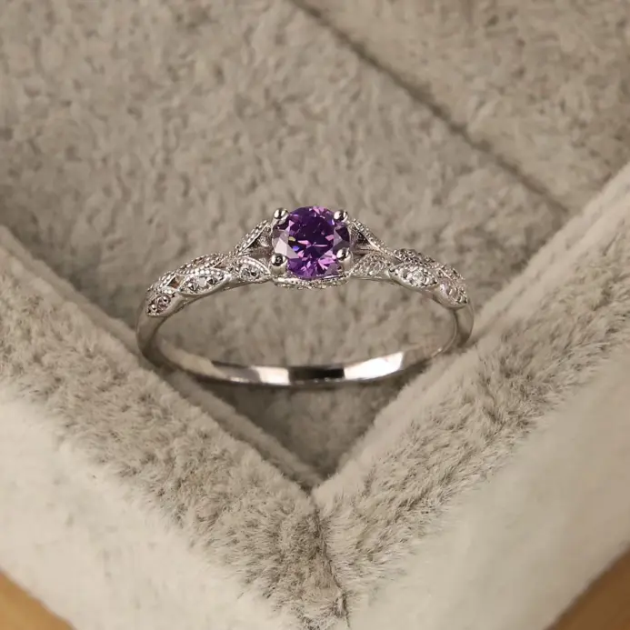 Anillo de mujer de circonita amatista de estilo lujoso ligero en Europa y América anillo de temperamento de gema de moda Simple 1
