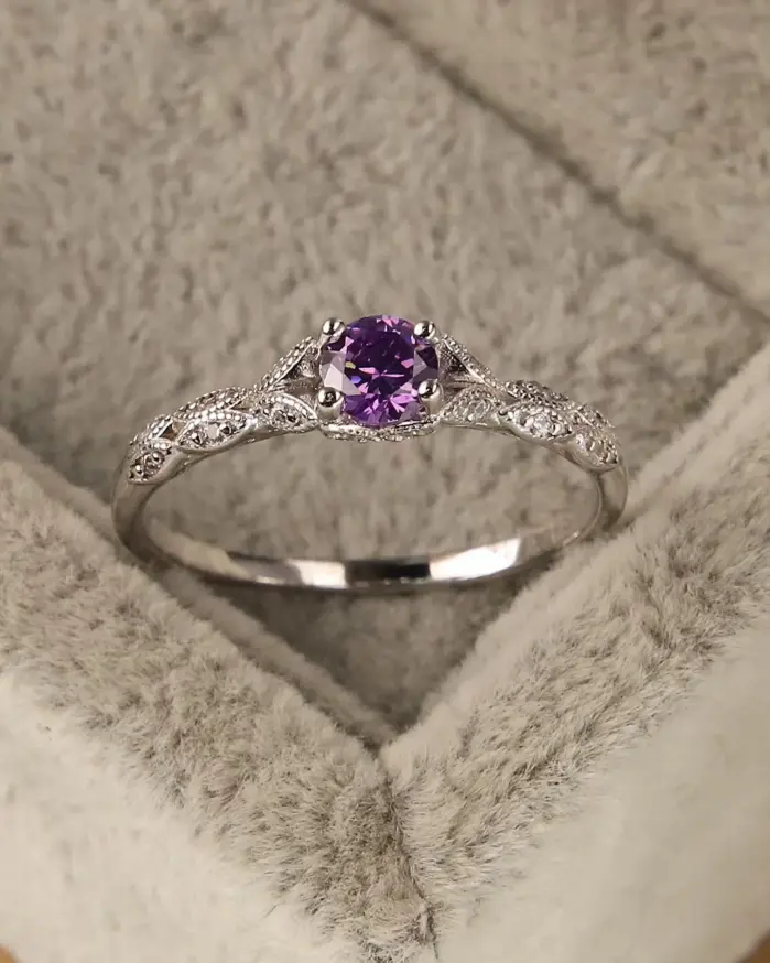 Anillo de mujer de circonita amatista de estilo lujoso ligero en Europa y América anillo de temperamento de gema de moda Simple 1