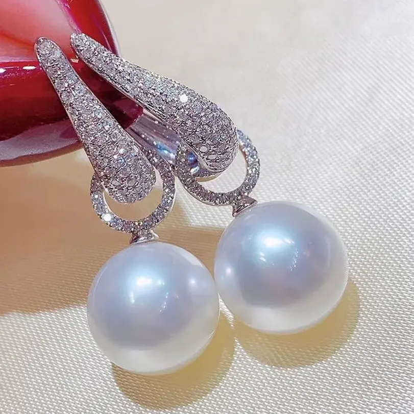 Huitan-pendientes colgantes de perlas de imitación para mujer, joyería elegante de lujo de Color plateado con circonita cúbica ostentosa, tendencia 1