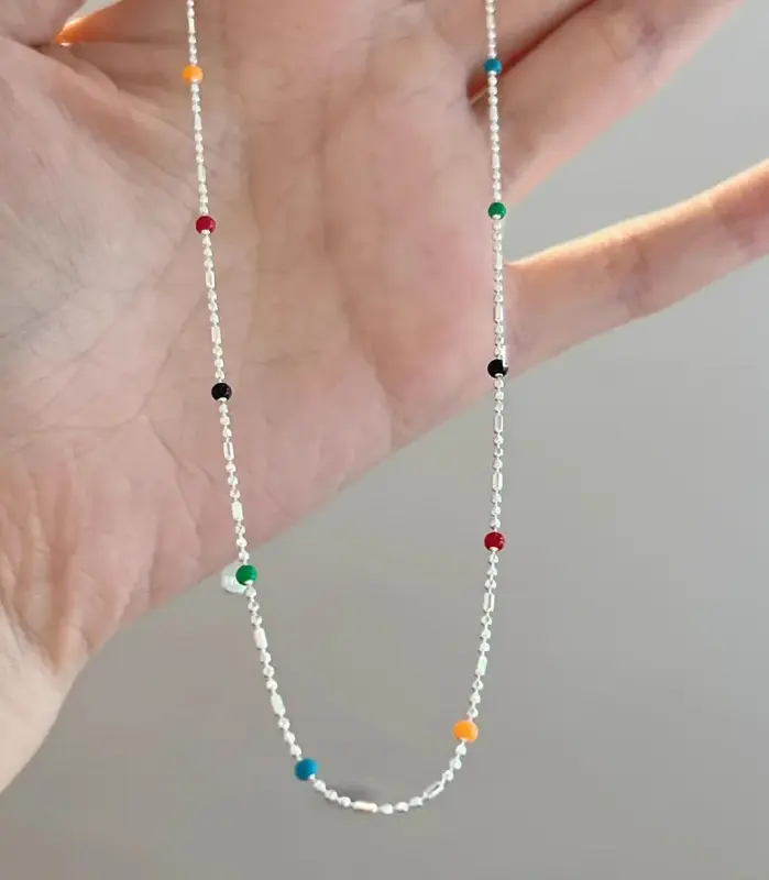 Collar de plata de ley 925 con gargantilla de cuentas multicolores geométricas simples, cadena de clavícula delicada y brillante para mujer 1