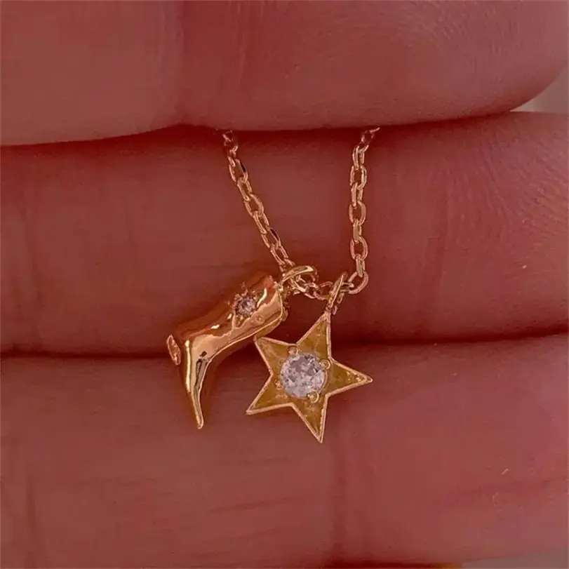 🤠 Collar "Rodeo Star" – Acero 316L, Bota y Sombrero Vaquero en Oro 18K 3