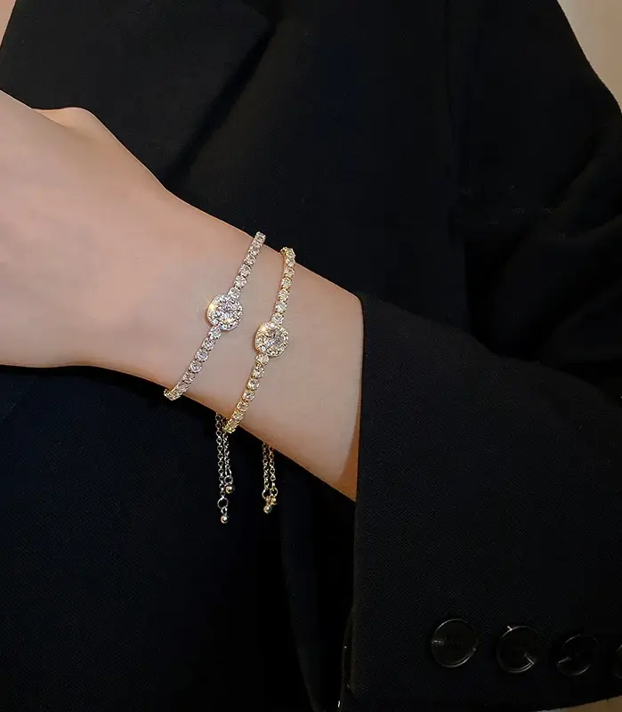 Pulsera de acero inoxidable chapada en oro de 18K ajustable llena de diamantes de imitación para mujer, nueva moda 2026, pulsera de circón cuadrada, joyería 2