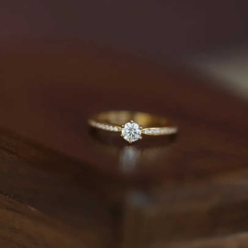 Anillo de circón brillante chapado en plata de ley 925 de 14 quilates para mujer, joyería de boda con temperamento exquisito 3