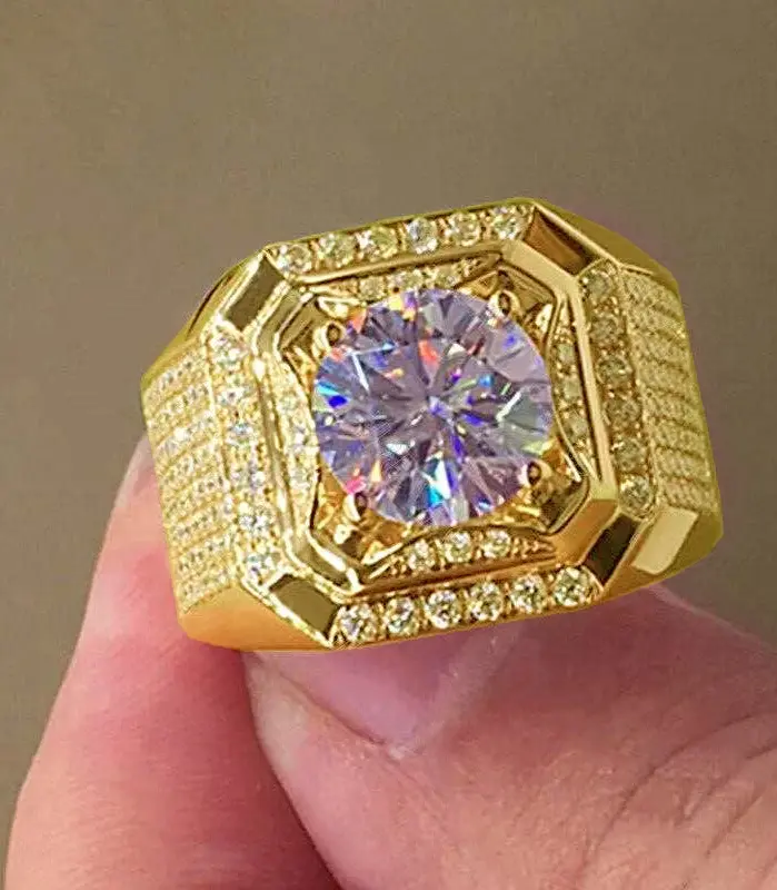 Anillo grande de cristal blanco CZ para mujeres y hombres, anillo de compromiso de cristal completo de Hip Hop de Color dorado a la moda, joyería para fiesta y boda para hombres 2