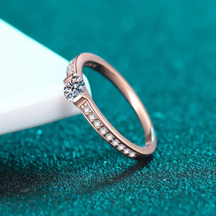 NeeTim, anillo de eternidad de moissanita de Color D de 0,3 quilates, Plata de Ley 925 con anillos de boda chapados en oro rosa para joyería de mujer 2