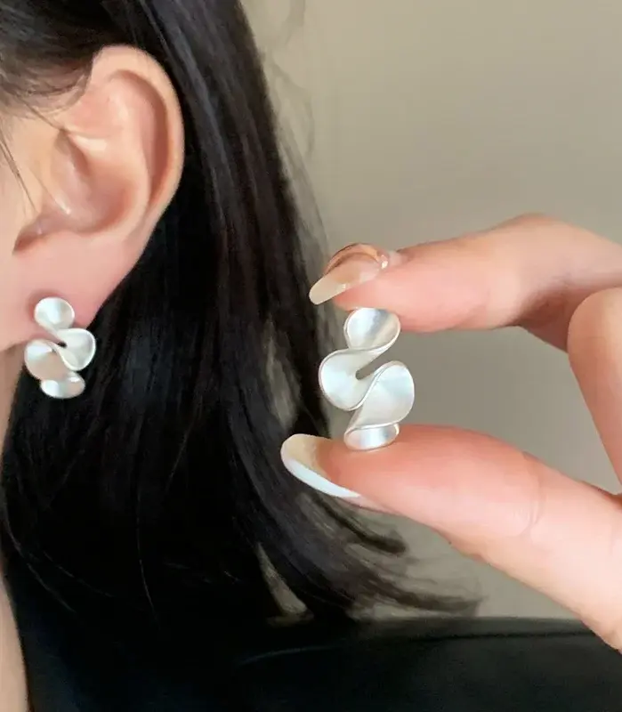 Plata de Ley 925 auténtica pendiente de tuerca de flor trenzada de oro de 18K para mujer joyería fina de personalidad minimalista accesorio de moda 2