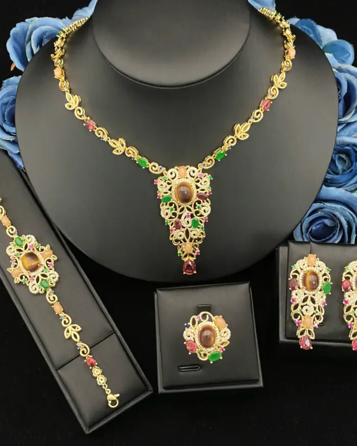 Juego de Joyería de Lujo para Mujer Falair, con Circonitas Simuladas, Brazalete, Anillo, Collar y Aretes de Cobre Dorado, Joyería Elegante para Uso Diario 1