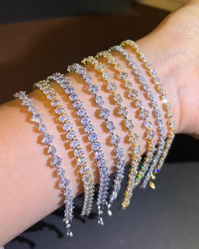 Pulseras de tenis de circonita cúbica brillante para mujer, cadena de Color plateado apilable y delicada de lujo, joyería de boda para banquete CZ de cristal 1