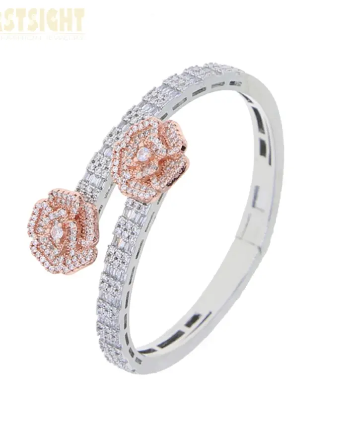 2025 nuevo Iced Out Bling abierto corazón flor encanto pulsera AAA CZ circón mariposa brazalete para hombres mujeres Hip Hop joyería de lujo 2