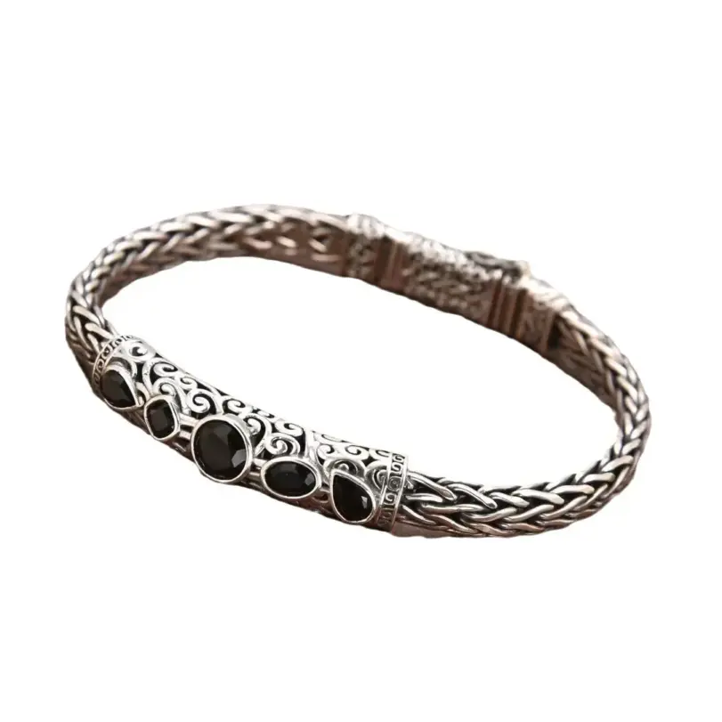 💎 Collar "Black Diamond Geometry" – Estilo Vanguardista Hecho a Mano 6