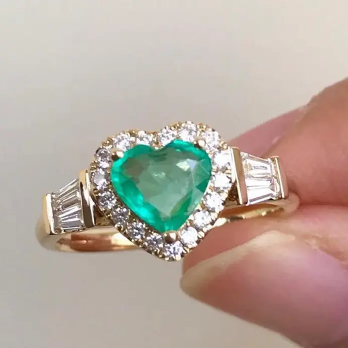Elegante anillo de corazón de Color dorado Noble para mujer, joyería de compromiso de novia con incrustaciones de piedras de circón blanco, anillos de boda 2