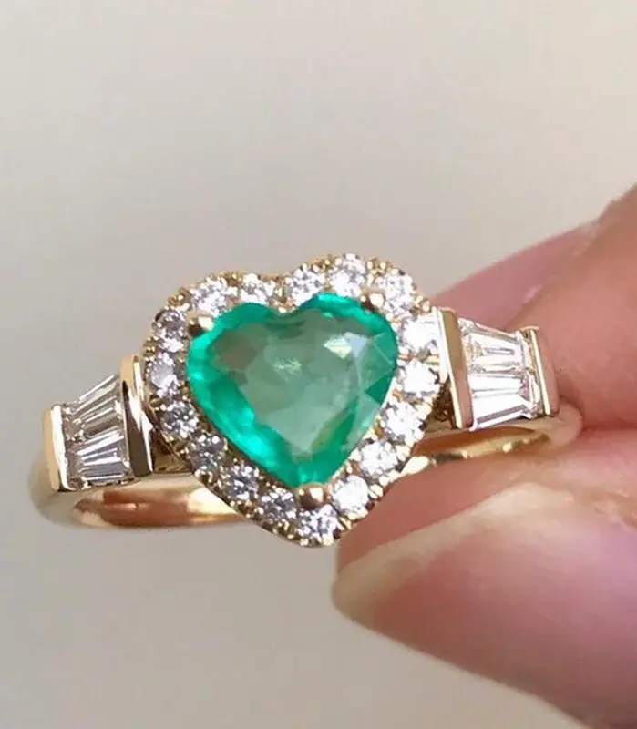 Elegante anillo de corazón de Color dorado Noble para mujer, joyería de compromiso de novia con incrustaciones de piedras de circón blanco, anillos de boda 2