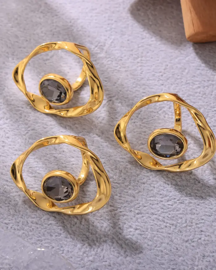 Anillo hipérbole geométrico de giro Irregular con diamantes de imitación grandes para mujer, anillos estéticos impermeables chapados en oro de 18k para mujer 2