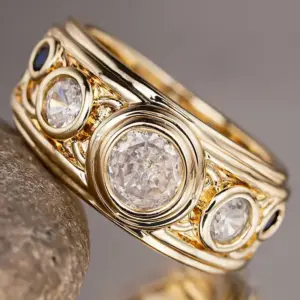 Huitan-anillos de Metal de Color dorado para mujer, joyería de lujo para fiesta, compromiso diario, accesorios de moda con incrustaciones de circonia cúbica brillante 1