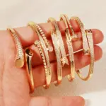 Pulsera Simple con tachuelas para mujer, brazalete clásico con apertura de cobre y circonio, joyería diaria, accesorios como regalo 1