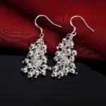 Pendientes colgantes con cuentas de uva creativas de color plateado para mujer, regalos finos de fiesta a la moda, joyería noble elegante 3