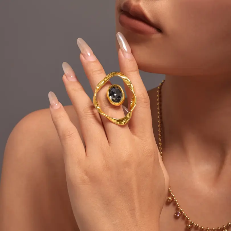 Anillo hipérbole geométrico de giro Irregular con diamantes de imitación grandes para mujer, anillos estéticos impermeables chapados en oro de 18k para mujer 5