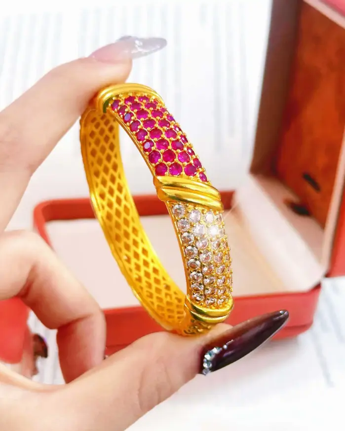 Exquisita Pulsera de Hebilla con Diamantes de Imitación y Diseño de Caleidoscopio, para Mujer, Oro 24K AU999, Detalles Finos 1