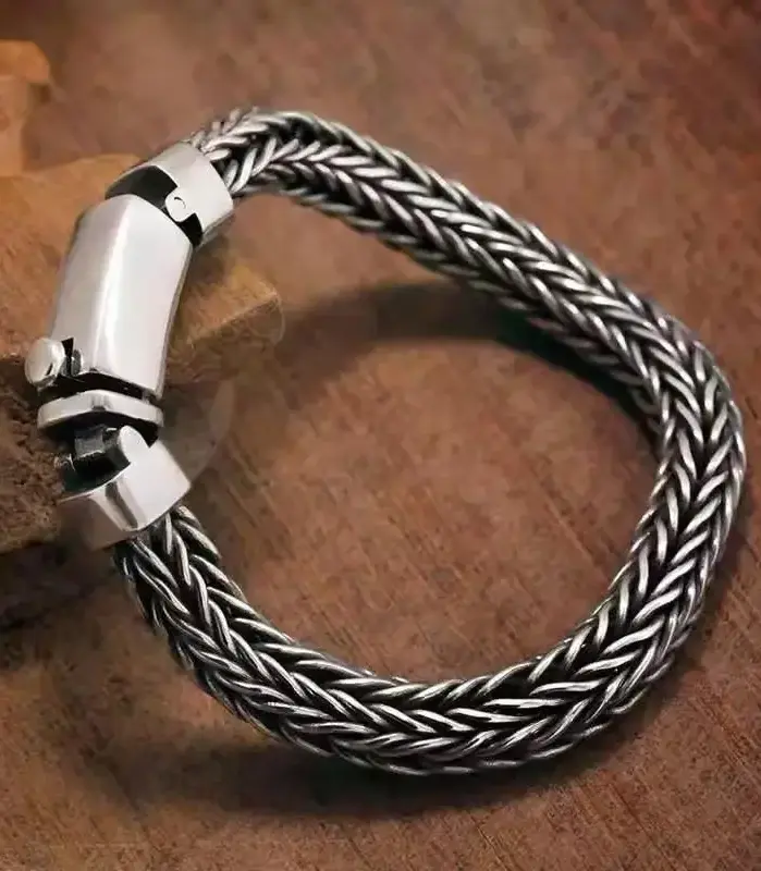 🦾 Pulsera "Iron Keel Dominant" – Tejido de Quilla Retro 1