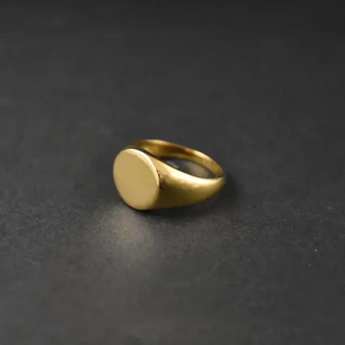 Anillos de sello en blanco lisos ovalados chapados en oro de 18 quilates de acero inoxidable altamente pulido hechos a mano para mujeres y hombres 2