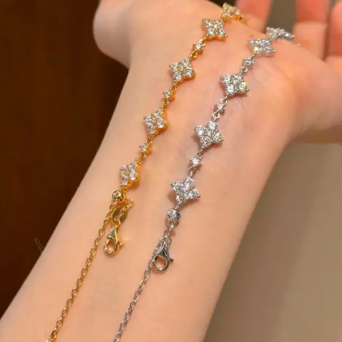 🌸 Pulsera "Ocho Flores de Cristal" – Tendencia 2026 High Glow 2