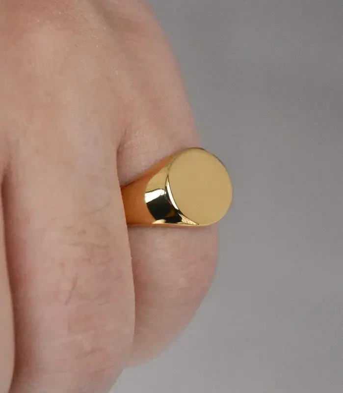 Anillos de sello en blanco lisos ovalados chapados en oro de 18 quilates de acero inoxidable altamente pulido hechos a mano para mujeres y hombres 1