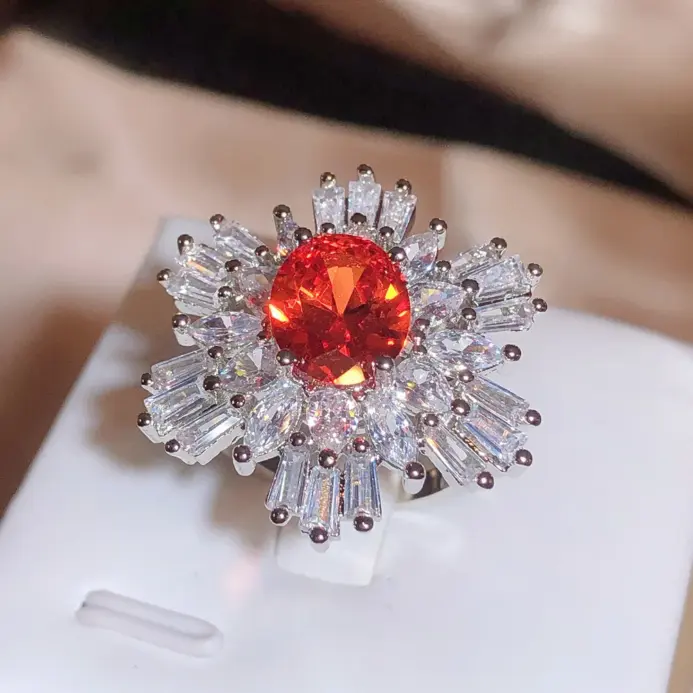 Anillo de compromiso de lujo para mujer, anillo de circón de diamante completo, anillo de circonita roja brillante, joyería de fiesta de moda, anillo ajustable incoloro 2