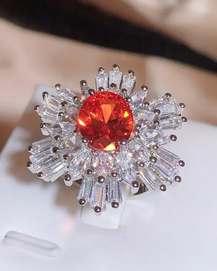 Anillo de compromiso de lujo para mujer, anillo de circón de diamante completo, anillo de circonita roja brillante, joyería de fiesta de moda, anillo ajustable incoloro 2
