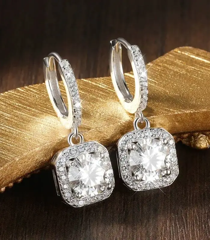 Pendientes Cuadrados Clásicos de Plata S925, Artesanía Delicada, Certificación GRA, Joyería Minimalista para Mujer, Boda, Compromiso 1
